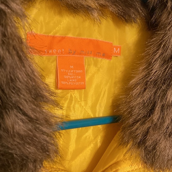 Yellow Jacket - Picture 4 of 6